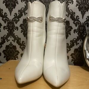 White boots with front bling